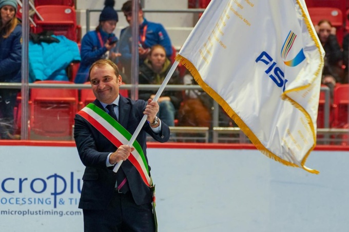 La bandiera delle Universiadi è tornata a Torino, inizia il countdown per il 2025