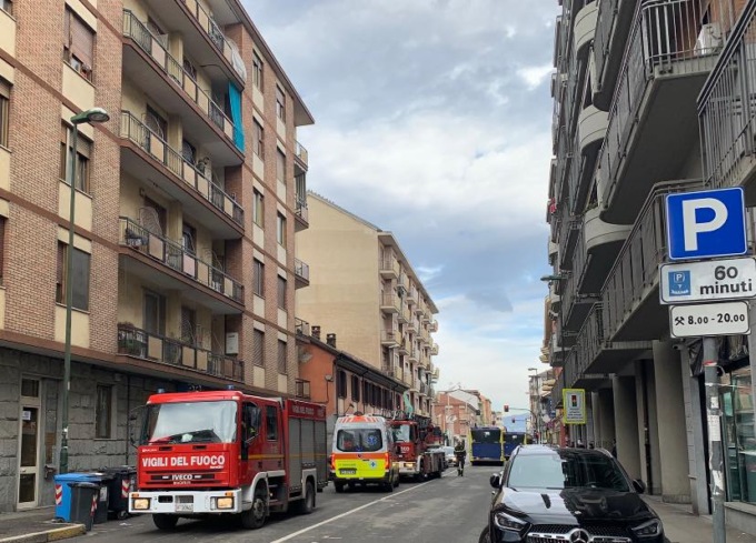 Soccorsa dai pompieri e dai vigili una persona in via Torino a Nichelino