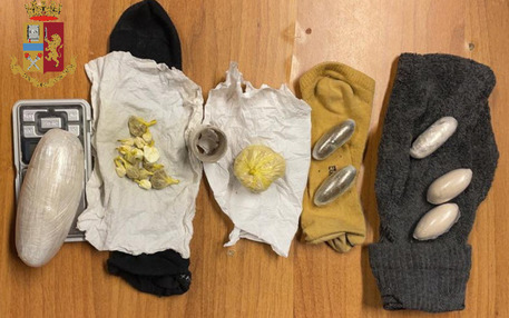 Controlli antidroga, deteneva 120 grammi di eroina e 480 euro in contanti: fermato un 36enne nel quartiere Barriera di Milano