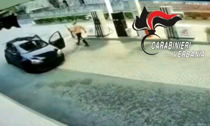 Il “Rambo svizzero” che aveva terrorizzato l’aronese tenta di evadere dal carcere di Torino