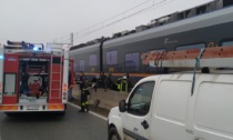 Tragedia sui binari: donna investita e uccisa da un treno