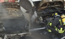 A fuoco due auto parcheggiate nel parcheggio dell'ospedale San Luigi di Orbassano