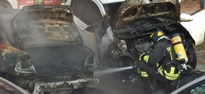A fuoco due auto parcheggiate nel parcheggio dell’ospedale San Luigi di Orbassano