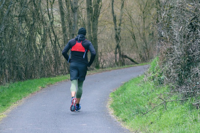 Accusa un malore mentre fa jogging, muore un uomo di 57 anni