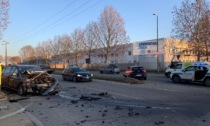 Scontro tra due auto in via Postiglione a Moncalieri: due feriti