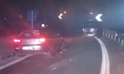 Si ferma sulla corsia di destra per un problema al motore e viene tamponato: è successo allo svincolo di La Loggia