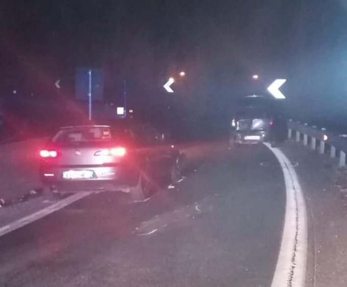Si ferma sulla corsia di destra per un problema al motore e viene tamponato: è successo allo svincolo di La Loggia