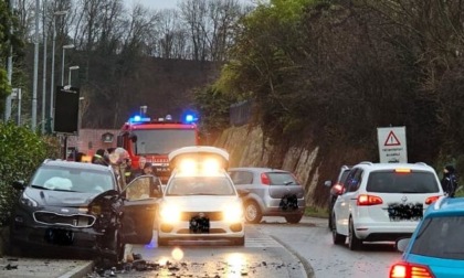 Scontro tra due auto in strada Revigliasco a Moncalieri