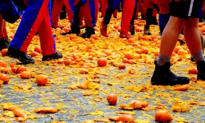 Boom di presenze allo storico carnevale delle arance di Ivrea
