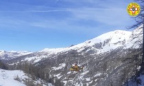 Valanga in Val Troncea investe due scialpinisti e trascina una donna in un canale