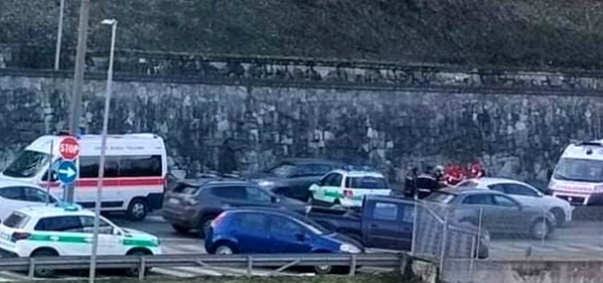 Malore fatale alla guida: muore in macchina in mezzo alla strada