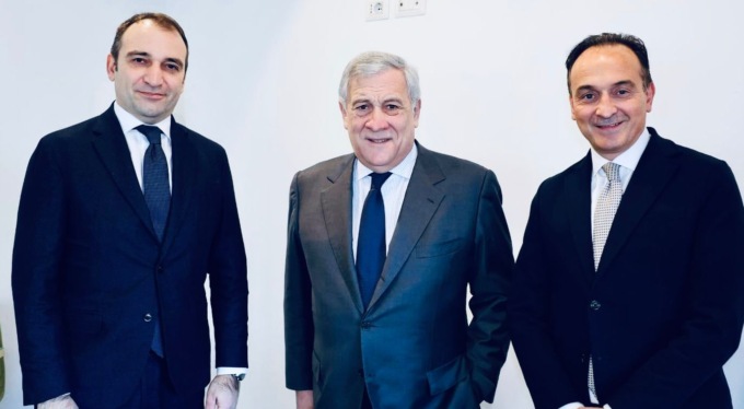 Tajani pessimista su Stellantis: “Sono preoccupato, spero non lasci l’Italia”