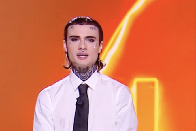 Bacio a Fedez, Rosa Chemical alla trasmissione “Le Iene”: “La libertà me la sono presa”