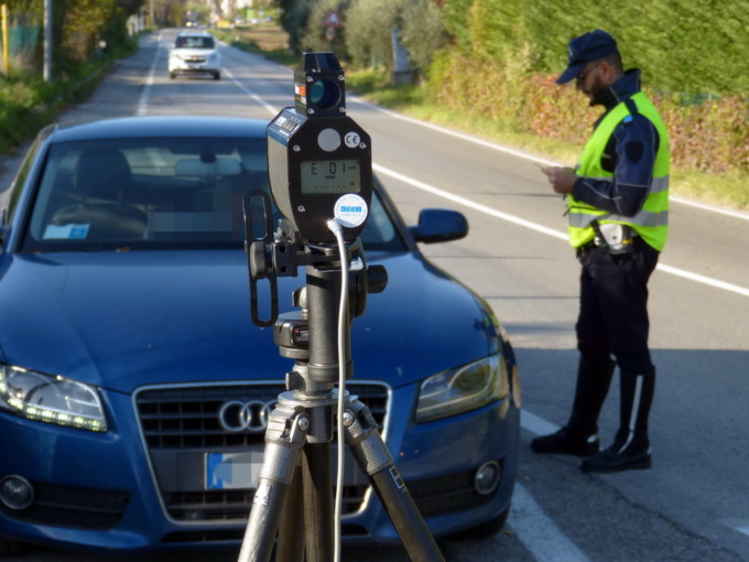 Eccesso di velocità e troppi incidenti: a Candiolo arrivano i telelaser