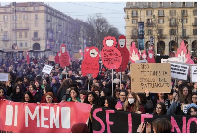 8 marzo in piazza per chiedere la parità di genere