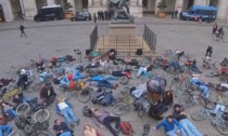 Flash mob davanti al Comune di Torino per ricordare il ciclista ucciso da un'auto in via di Nanni