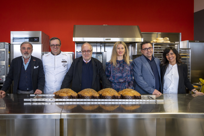 Presentata a Carmagnola “Ortigia”, la colomba pasquale dal sapore siciliano