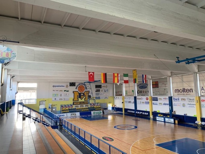 34enne di Torino chiede alla sua fidanzata “Mi vuoi sposare?” dopo una gara di basket