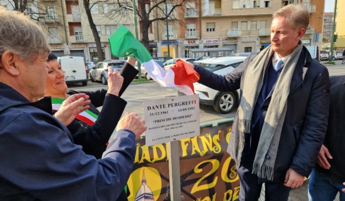 A Torino una targa in memoria del bassista de “I Nomadi”, Dante Pergreffi