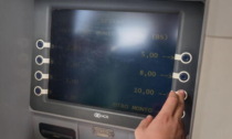 Banda di ladri danneggia un bancomat a Carignano e ruba 50mila euro