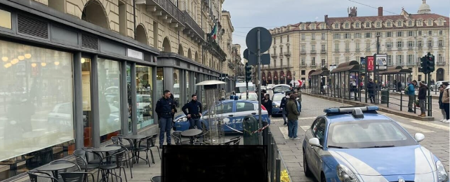 36enne cade da un palazzo di piazza Castello e muore sul colpo