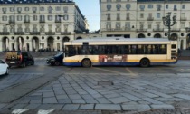 Citroën Picasso si scontra con il 61 in piazza Vittorio Veneto