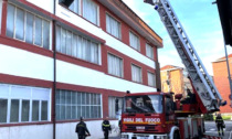 Cadute delle mattonelle da un edificio in via Milano a Nichelino