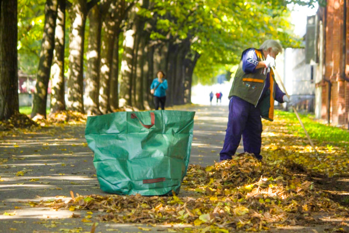 Riprende la pulizia del Parco dalla Chiesa a cura degli utenti del Drop-In