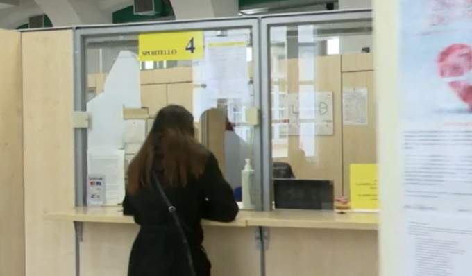 Odissea rinnovo Carta d’Identità: code lunghissime all’Anagrafe Centrale di Torino