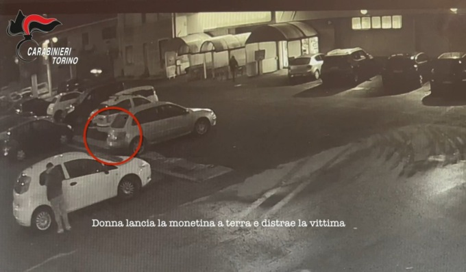 Presa la “banda delle monetine”: agivano nei parcheggi dei supermercati e dei cimiteri