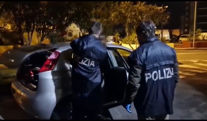 Fermati 17 trafficanti di esseri umani: pagamenti in denaro e prestazioni sessuali. Celle operative anche a Torino