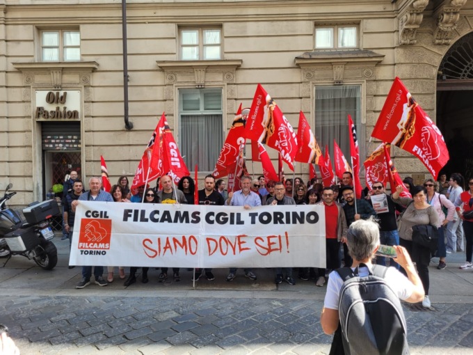 La protesta dei lavoratori del Cup: “Siamo il primo contatto tra paziente e servizio sanitario, ma il nostro lavoro non viene riconosciuto”