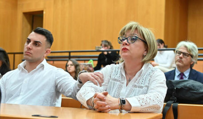 La madre di Alex Pompa durante la lettura della sentenza, Torino, 04 maggio 