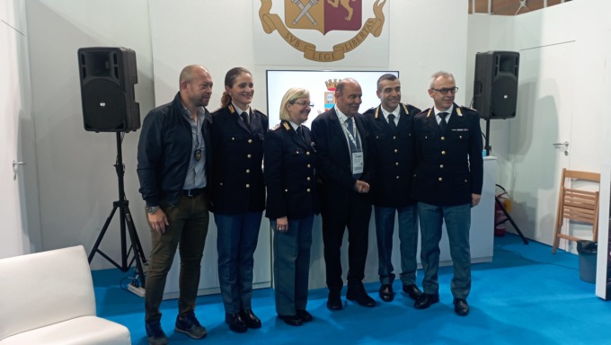 Salone del Libro, ospiti illustri nello stand della Polizia di Stato