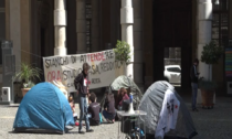 Studenti in tenda davanti al Rettorato per chiedere azioni incisive contro il "caro affitti"