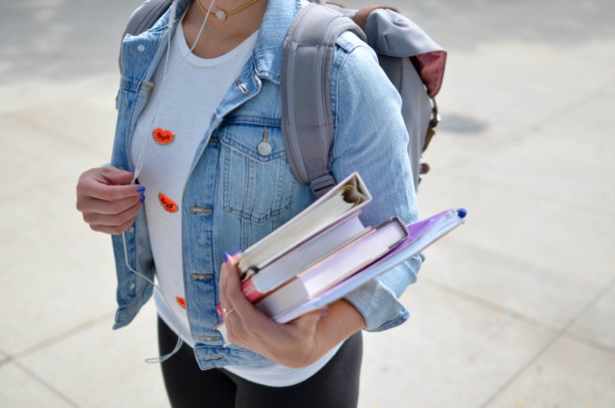 Diritto allo studio: aperto il bando per richiedere i voucher scuola