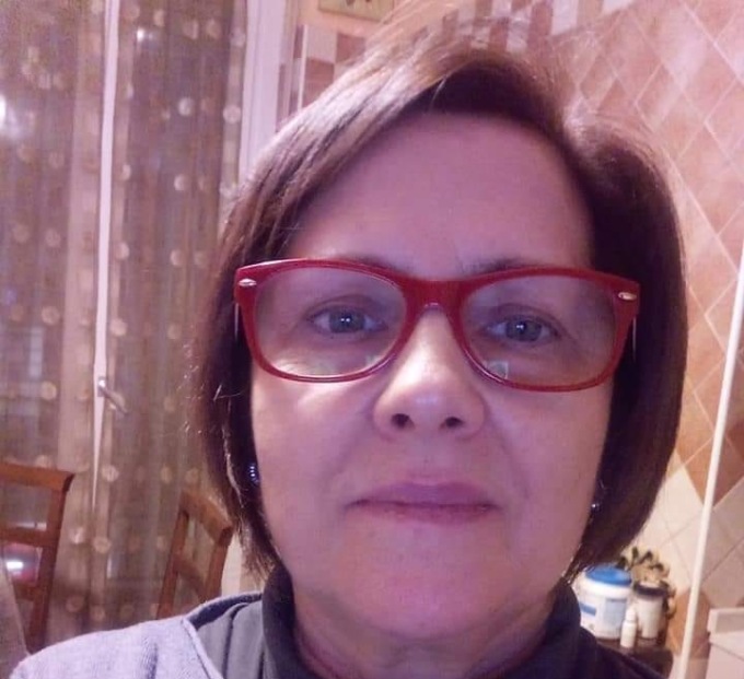 Va alla cena di fine anno con gli alunni e muore poco dopo in un incidente in corso Trapani