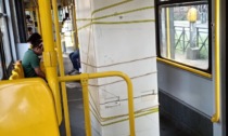 Sul tram della linea 3 spunta un...frigorifero