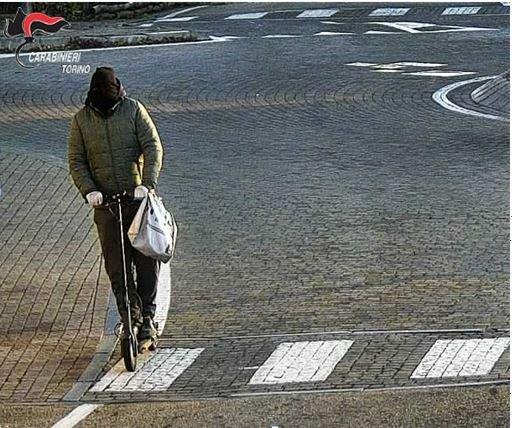 Rapina all’Ufficio Postale di Pecetto: arrestato il rapinatore fuggito in monopattino