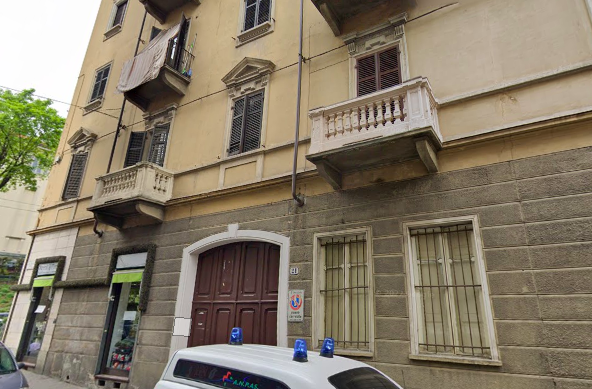 Bimba di 2 anni precipitata dal balcone in prognosi riservata al Regina Margherita