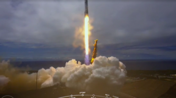 In orbita il satellite realizzato dagli studenti del Politecnico di Torino. Porterà le parole del Papa nello spazio