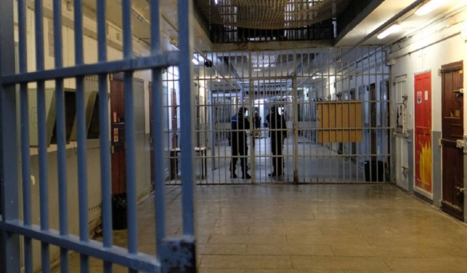 Nuova aggressione nel carcere delle Vallette: detenuto sferra un pugno ad un agente