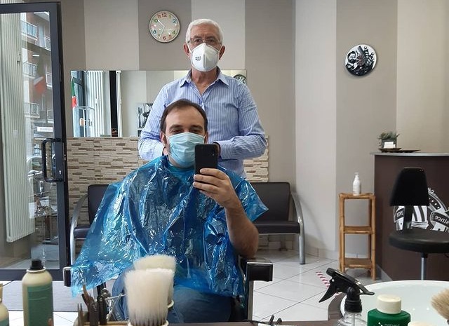 E’ morto Pino, storico barbiere del sindaco di Torino e di un intero quartiere