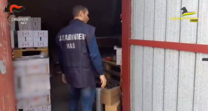 Operazione “Choco Fakes”: sequestrati chili di dolci scaduti e contraffatti