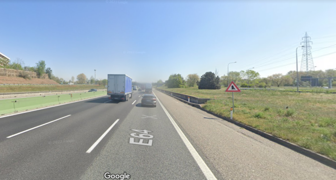 Auto ribaltata sulla carreggiata nord a Venaria Reale