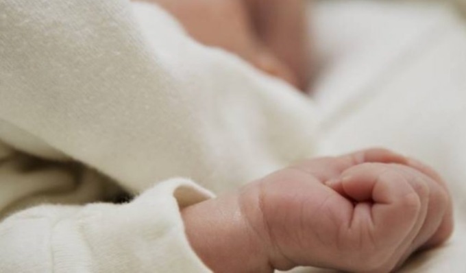 Donna affetta da una rara sindrome dà alla luce un bambino: è il primo caso al mondo