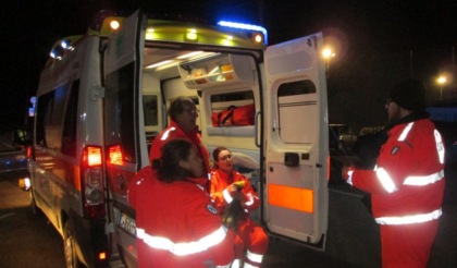 Otto ragazzi bloccati su una giostra a 30 metri d’altezza