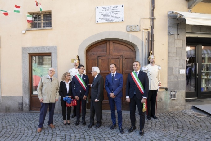 Il Presidente Sergio Mattarella ha inaugurato a Torre Pellice una targa per ricordare la figura di Altiero Spinelli