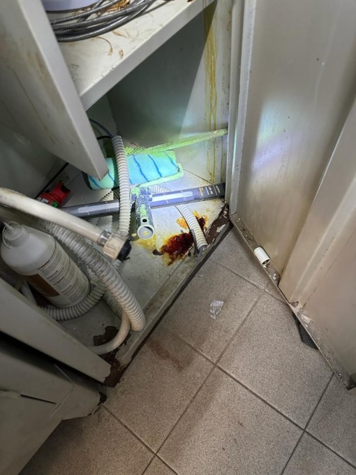 Personale irregolare e carenze igienico sanitarie: sanzionato un locale in via Melchiorre Gioia