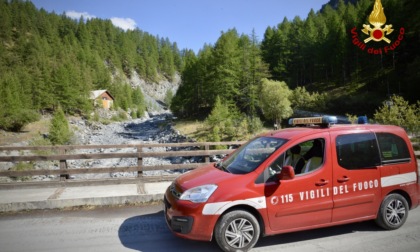 Frana a Sauze di Cesana, continuano ininterrottamente le operazioni dei Vigili del Fuoco